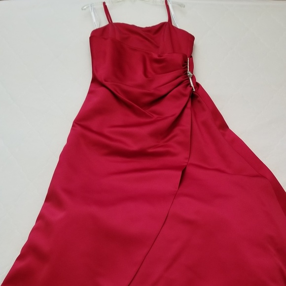 David's Bridal Dresses & Skirts - David's Bridal junior bridesmaid dress size 8